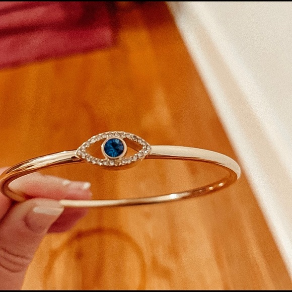 Jewelry - Gold, Crystal, and Sapphire evil eye bracelet